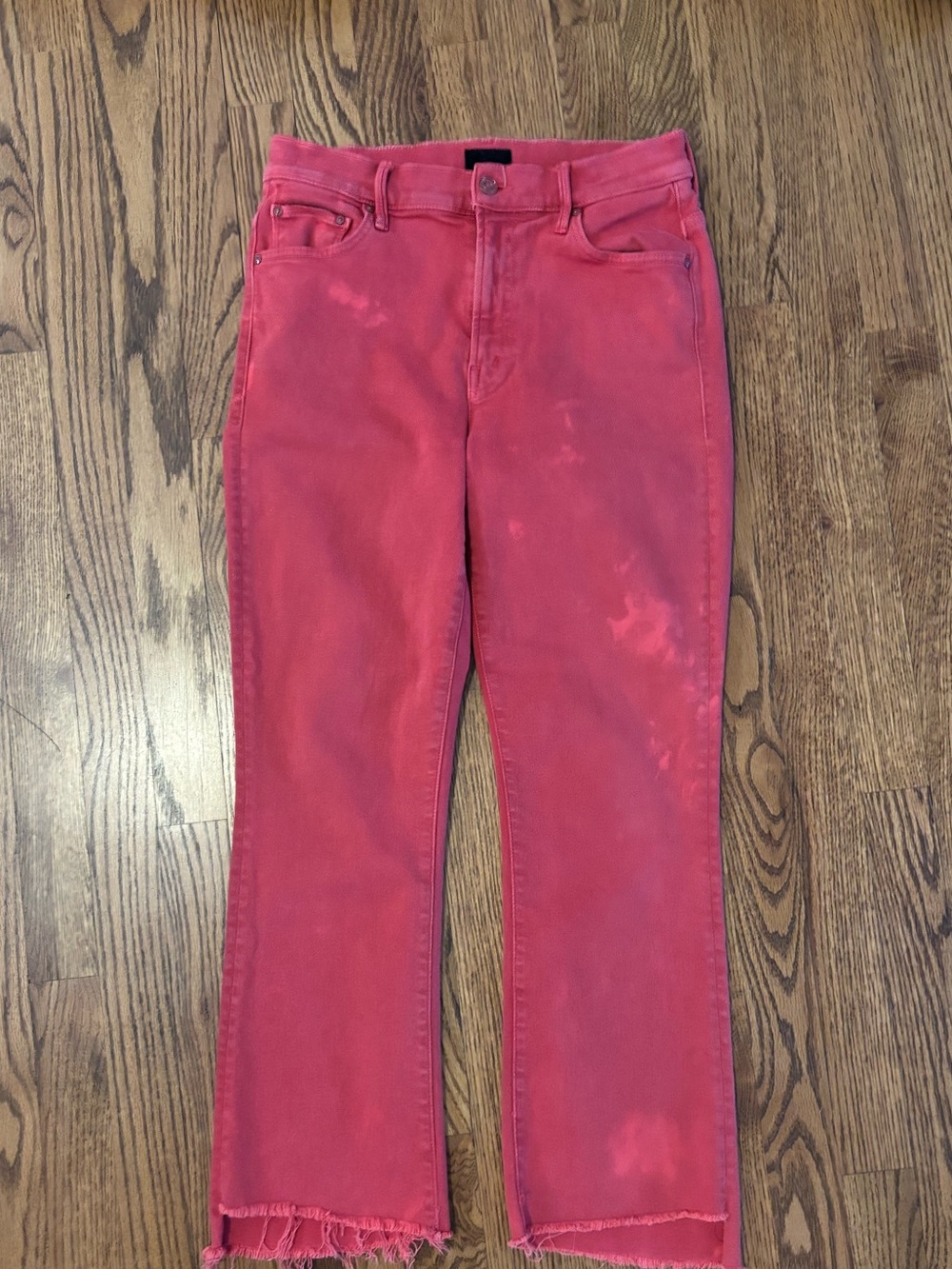 Mother insider crop step fray – hot rod red intentional cloud wash 28